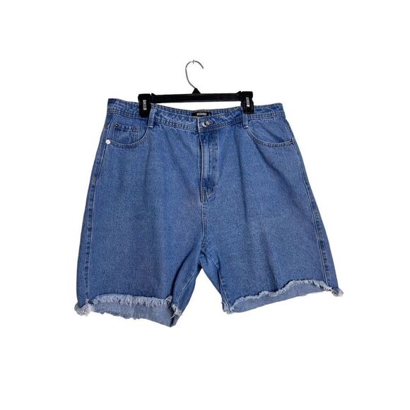 MISSGUIDED Plus Women Shorts Size 16 - Picture 1 of 6